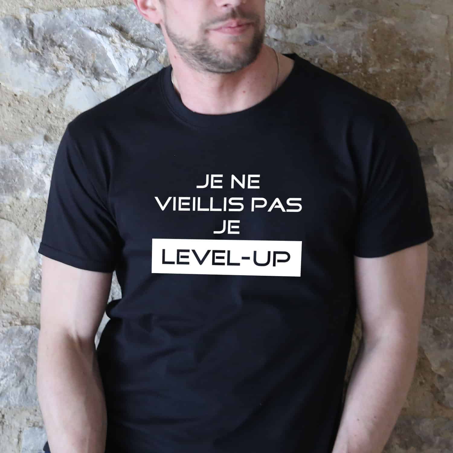 T-shirt Je ne vieillis pas je level up